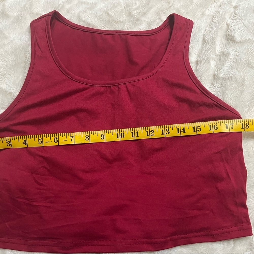 Red Sleeveless Crop Tank Top - Picture 4 of 5